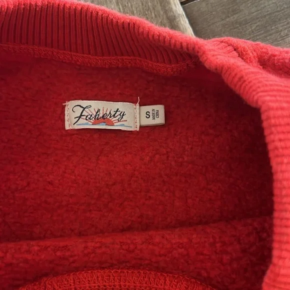 New! Faherty Sweatshirt - Picture 4 of 4